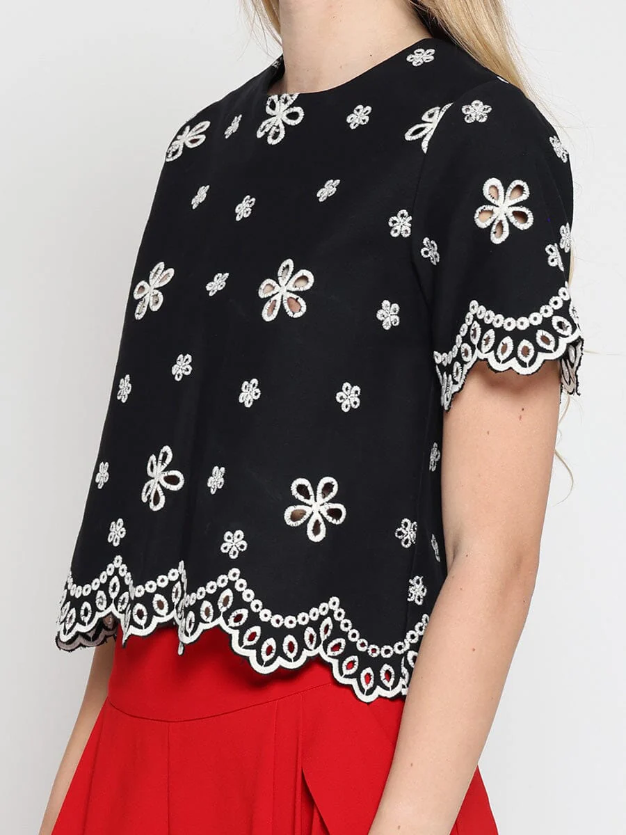 Embroidered eyelet crop top - Image 10