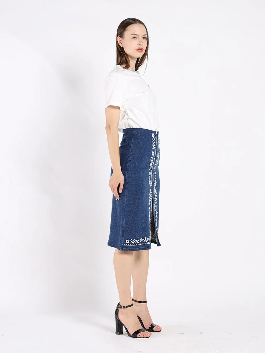 Floral Embroidered Front Slit Denim Skirt - Image 3