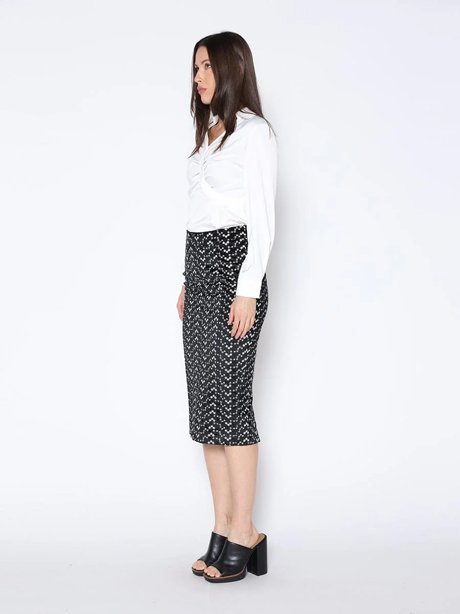 Flower Embroidered Midi Bodycon Pencil Skirt - Image 3